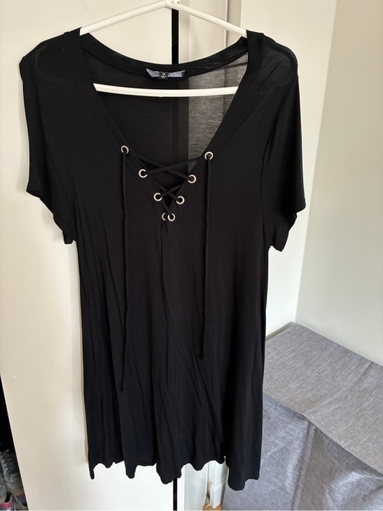 Lulus Dresses & Skirts - Lulu’s Black T-Shirt Dress with Tie Detail